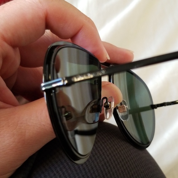 Givenchy sunglasses - Picture 4 of 8